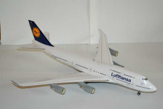 Aircraft Boeing B747-400 Lufthansa "Baden-Wurttemberg"